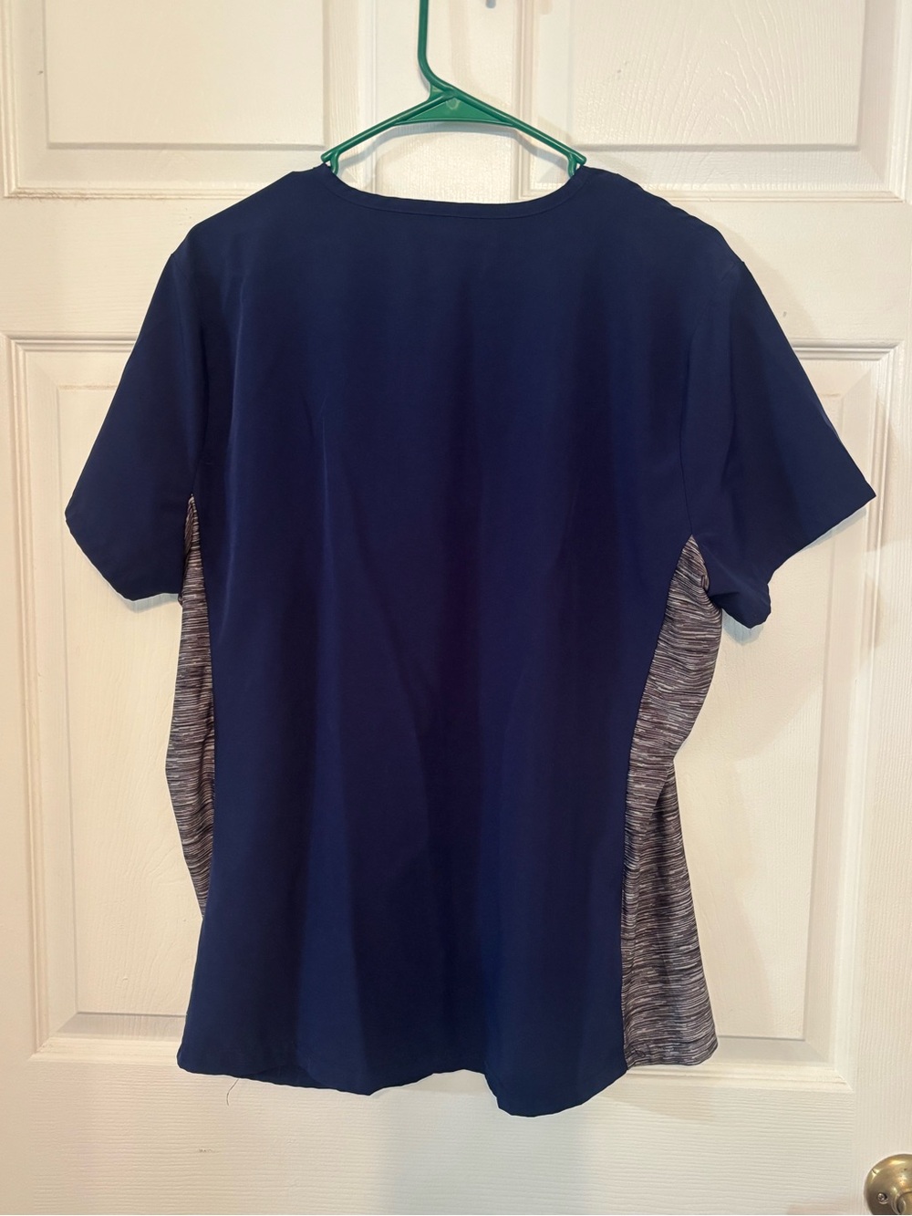 Women's Navy V-Neck Short Sleeve Scrub Top with Heathered Side Panels - Picture 2 of 2